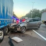 Смертельна ДТП у Києві: Audi врізалась у вантажівку, загинула жінка з дитиною